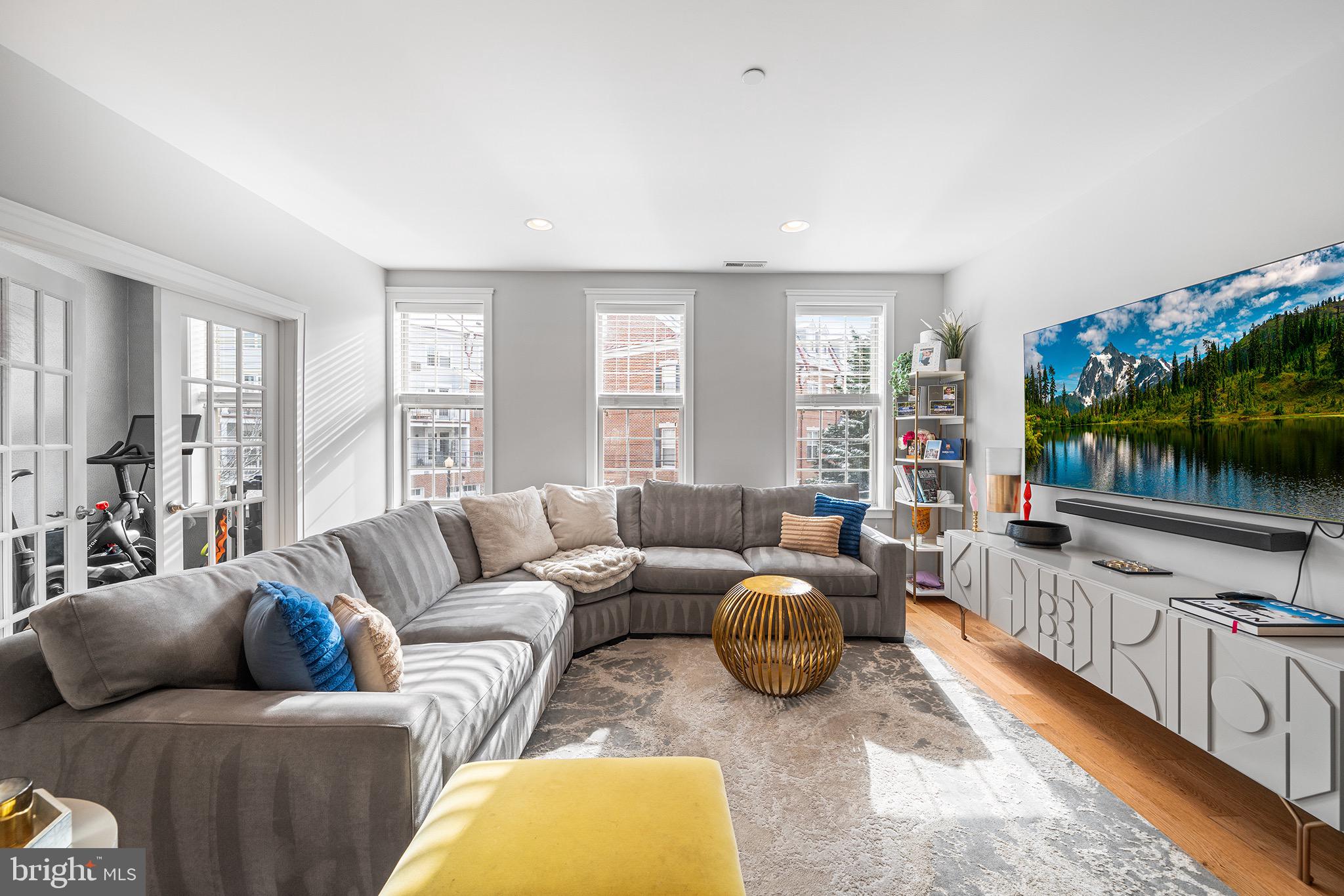 2401 Bainbridge Street Philadelphia, PA 19146 - Photo 8 of 39