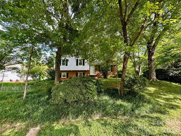 $380,000 | 7200 Woodstock Drive, Charlotte, NC 28210