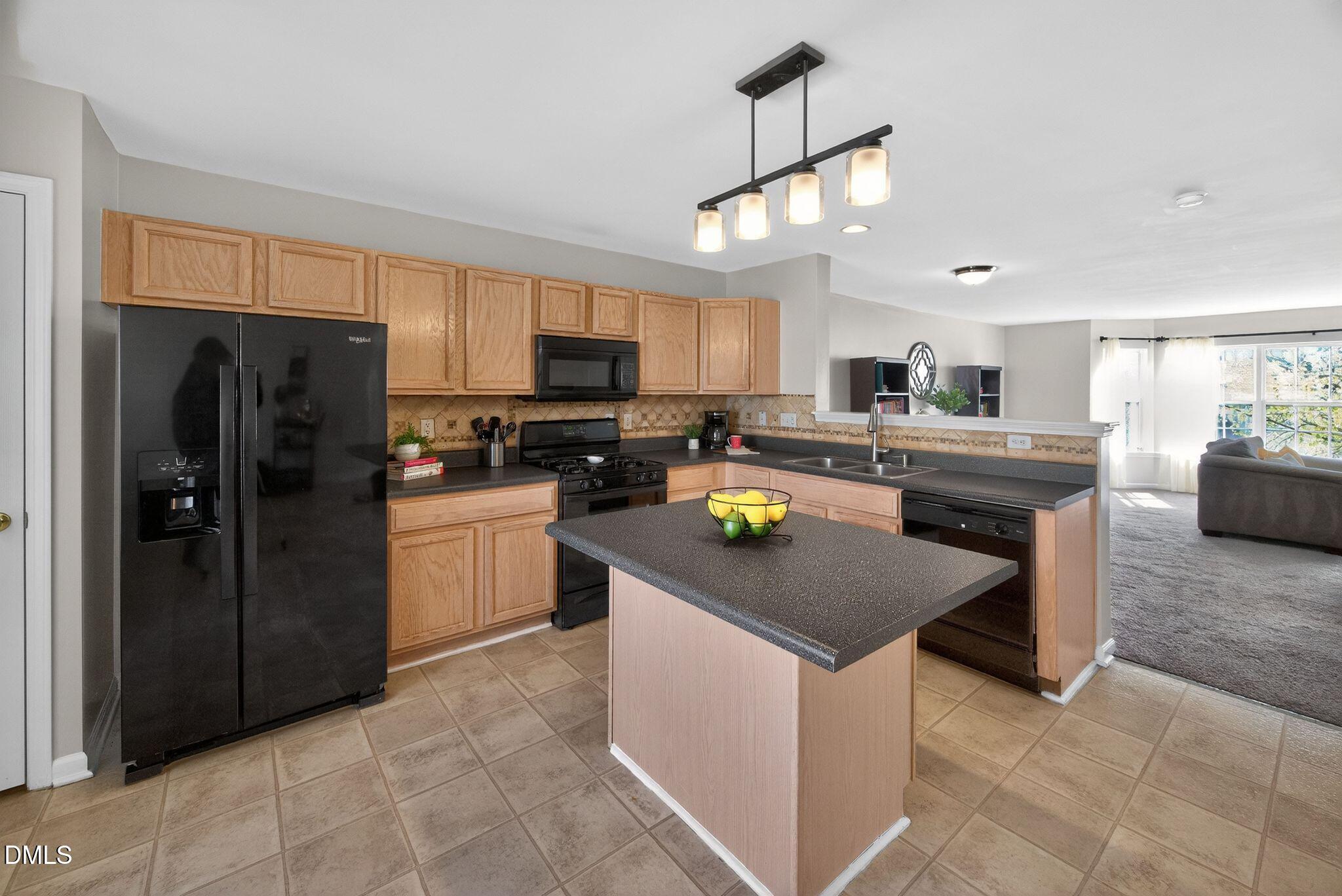 5117 Neuse Commons Lane Raleigh, NC 27616 - Photo 14 of 42 Kitchen