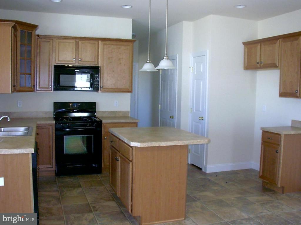 235 Mill Road, Unit L 16 Morgantown, PA 19543 - Photo 5 of 7 Gallery Image 5