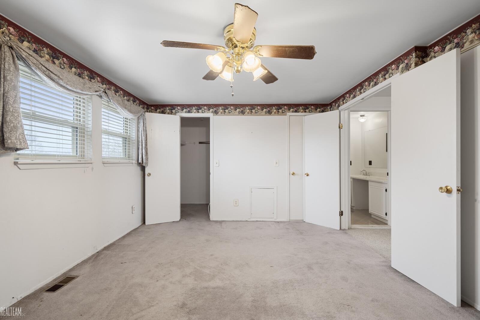 47447 Royal Road Macomb, MI 48044 - Photo 23 of 37