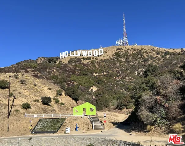 a view of a back yard of the house
