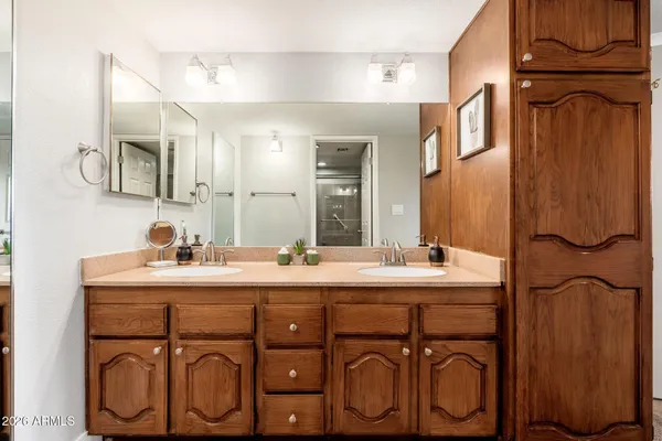 $275,000 | 12212 North Paradise Village Parkway West, Unit 129, Phoenix, AZ 85032