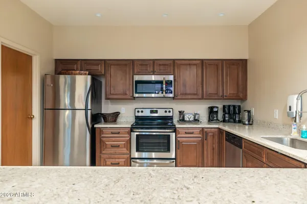 $275,000 | 12212 North Paradise Village Parkway West, Unit 129, Phoenix, AZ 85032