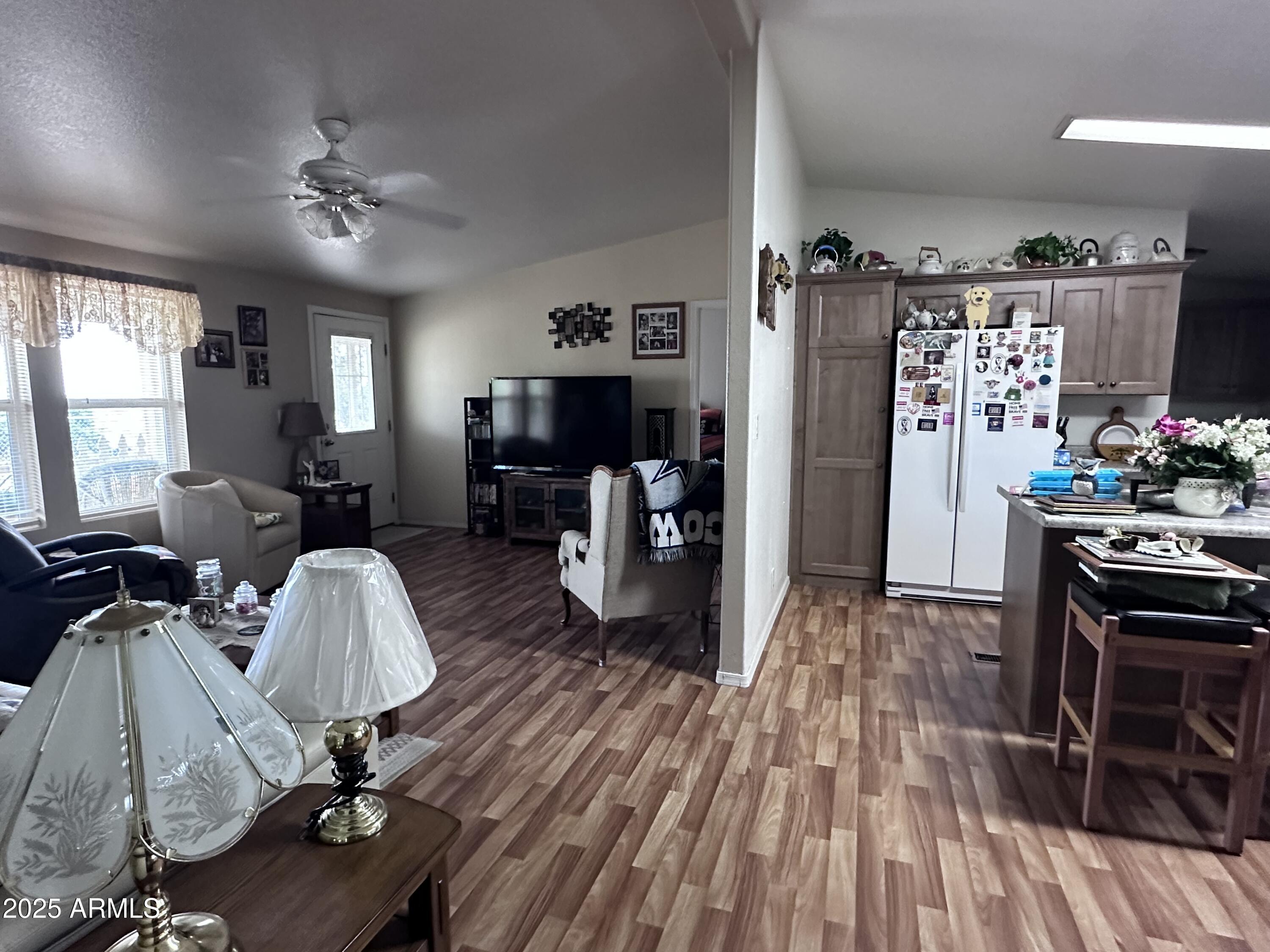 1290 East Montecito Road Globe, AZ 85501 - Photo 6 of 20 Living Room
