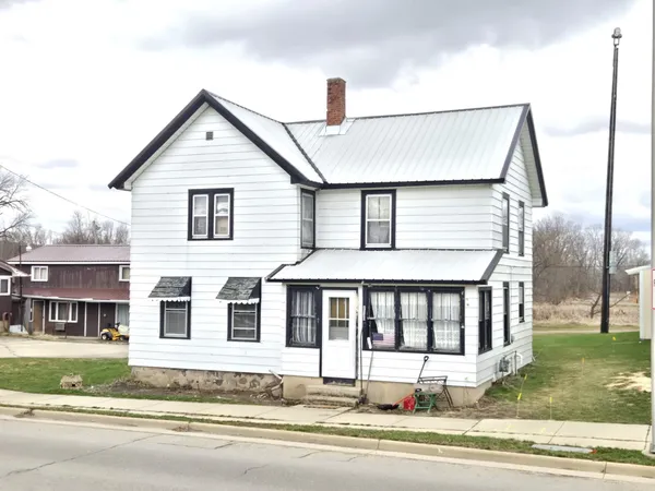 $89,000 | 216 South Street, Kingston, WI 53926
