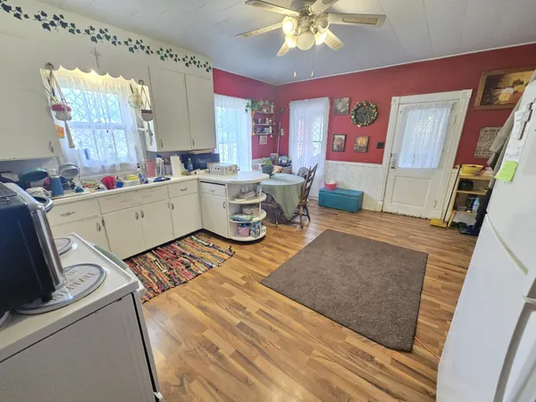 $89,000 | 216 South Street, Kingston, WI 53926