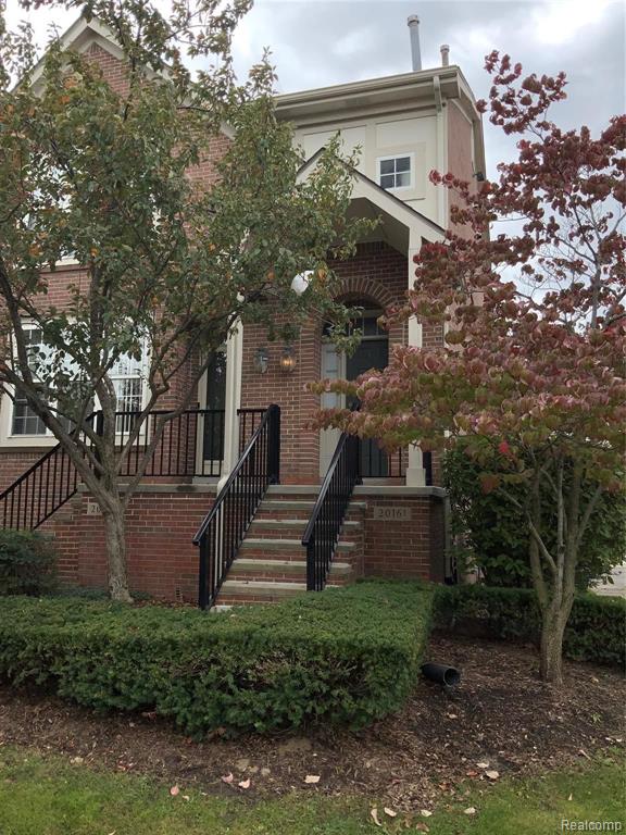 20161 Rodeo Court, Unit 71 Southfield, MI 48075 - Photo 2 of 6