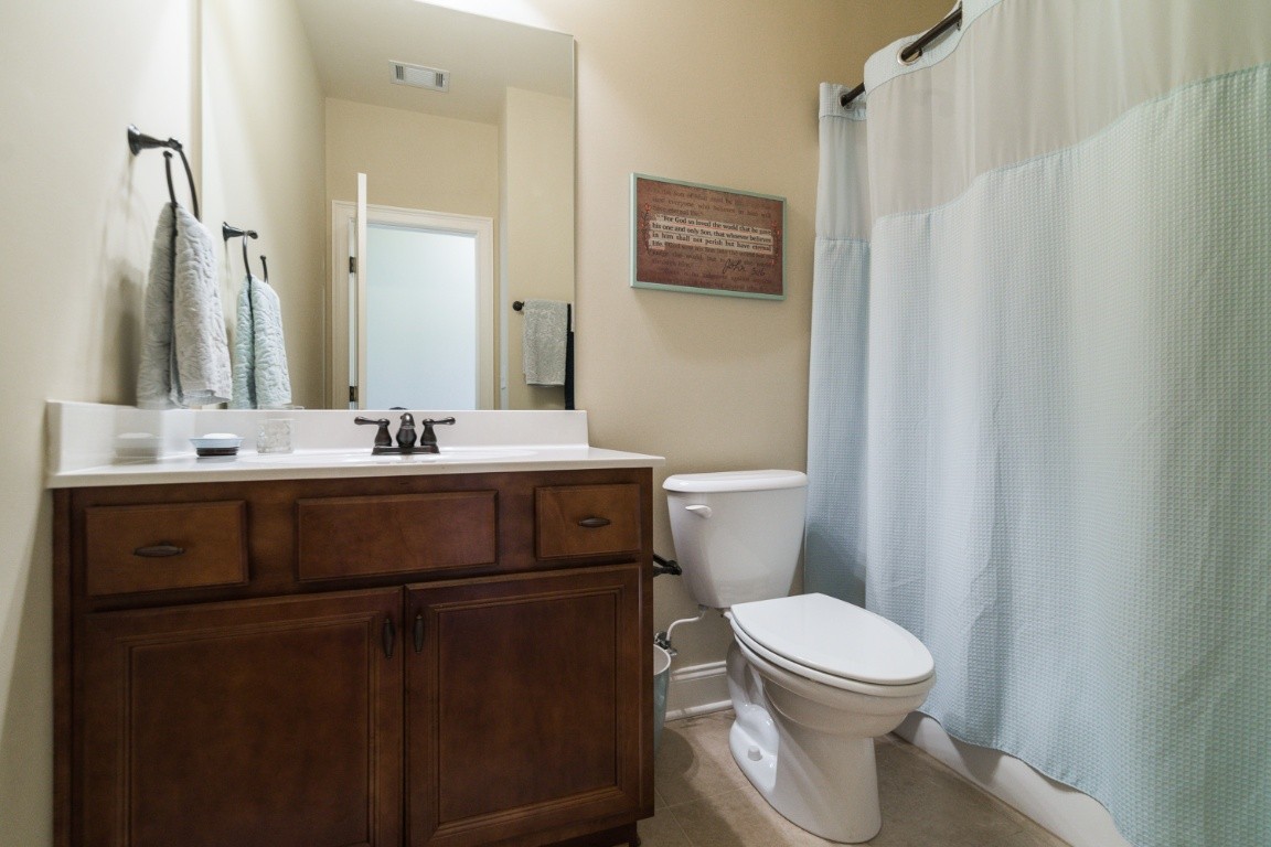 192 Barlow Drive Franklin, TN 37064 - Photo 25 of 36 a bathroom with a sink toilet and shower