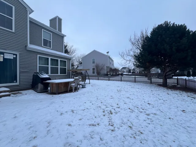 $2,800 | 11800 Niagra Lane, Huntley, IL 60142