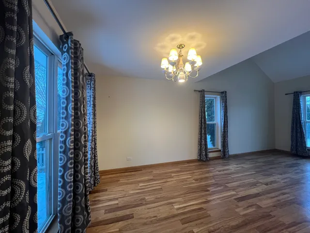 $2,800 | 11800 Niagra Lane, Huntley, IL 60142