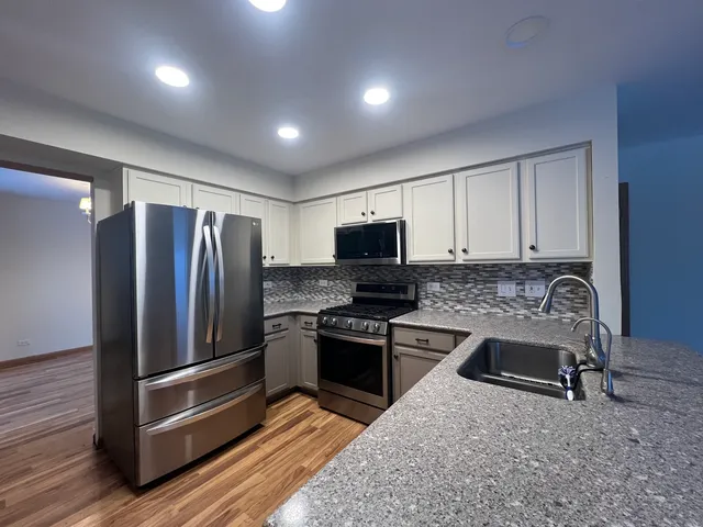 $2,800 | 11800 Niagra Lane, Huntley, IL 60142