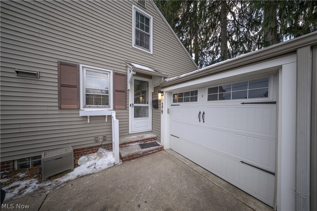 179 Everhard Road Southwest Canton, OH 44720 - Photo 5 of 29 Gallery Image 5
