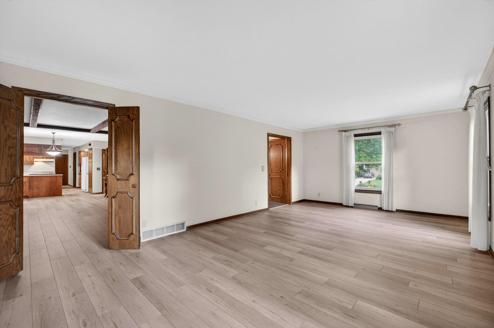 2205 Winding Hill Road Davenport, IA 52807 - Photo 8 of 64