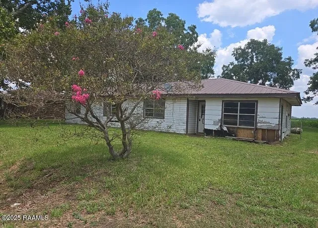 $19,900 | 399 Voorhies Lane, Moreauville, LA 71355