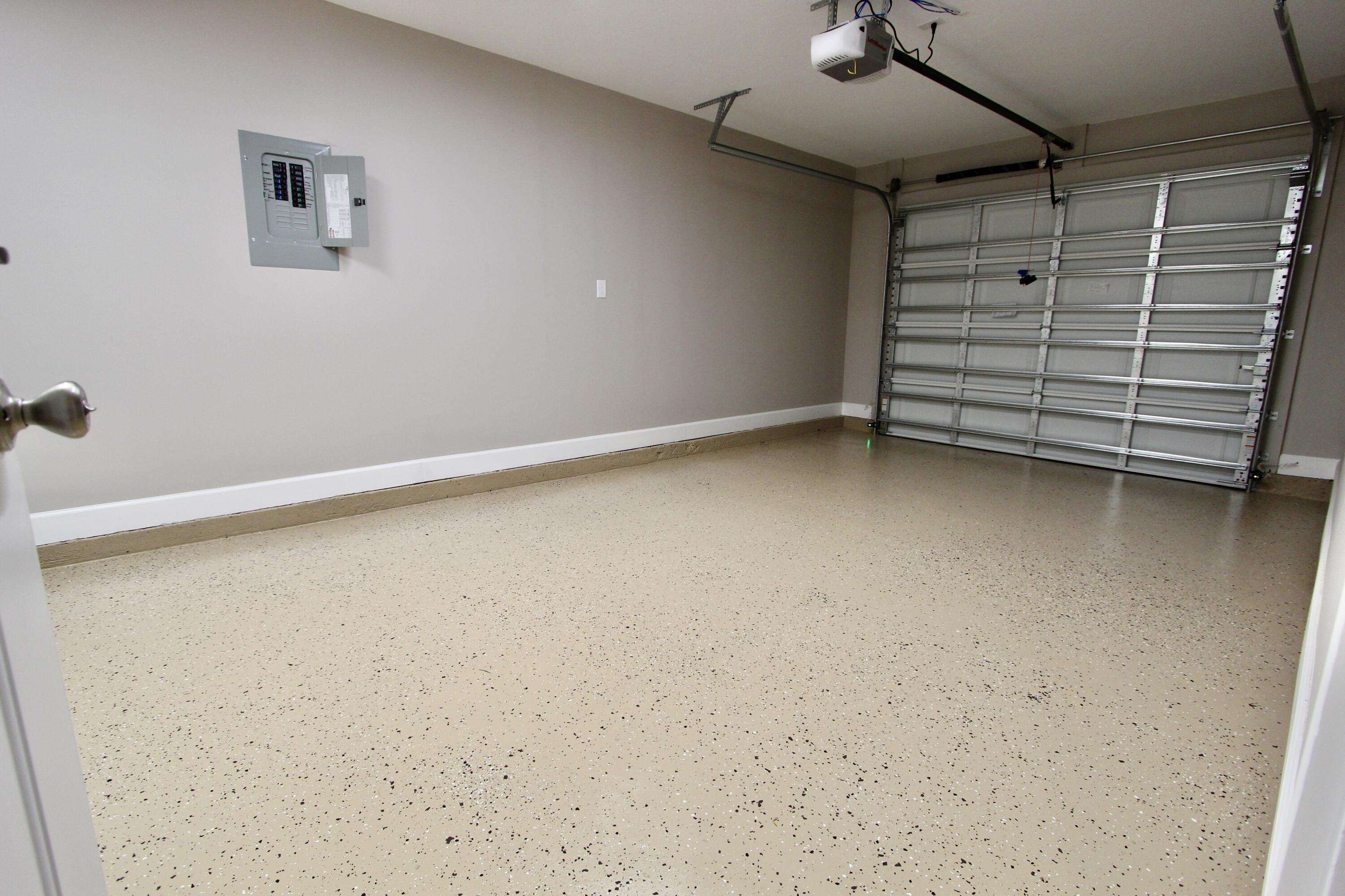 4639 Falcon Way Crestview, FL 32539 - Photo 33 of 40 a view of room and garage