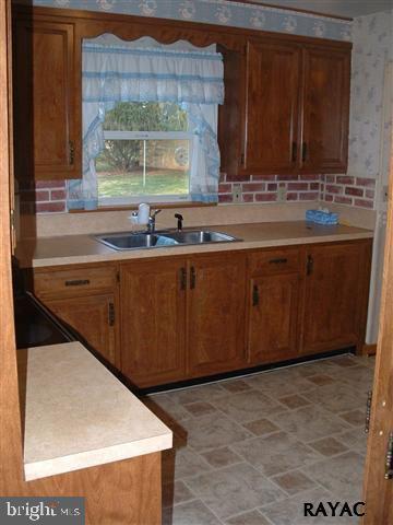 3481 Carlisle Road Dover, PA 17315 - Photo 4 of 17 Gallery Image 4
