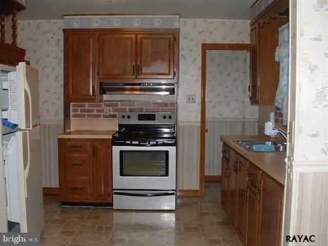 3481 Carlisle Road Dover, PA 17315 - Photo 5 of 17 Gallery Image 5