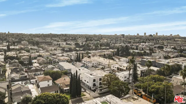 $3,300,000 | 5456 Barton Avenue, Los Angeles, CA 90038