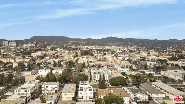 $3,300,000 | 5456 Barton Avenue, Los Angeles, CA 90038