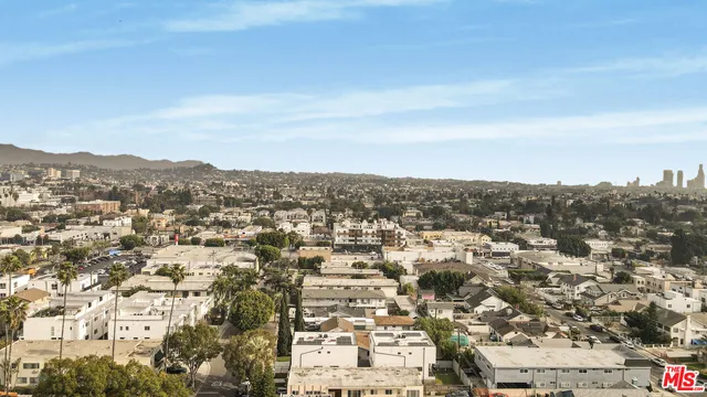 $3,300,000 | 5456 Barton Avenue, Los Angeles, CA 90038