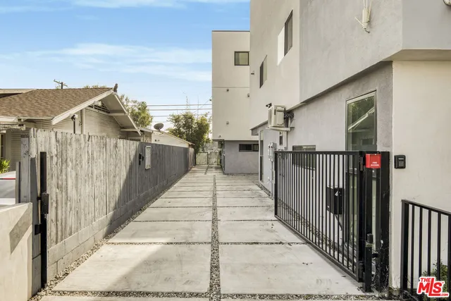 $3,300,000 | 5456 Barton Avenue, Los Angeles, CA 90038