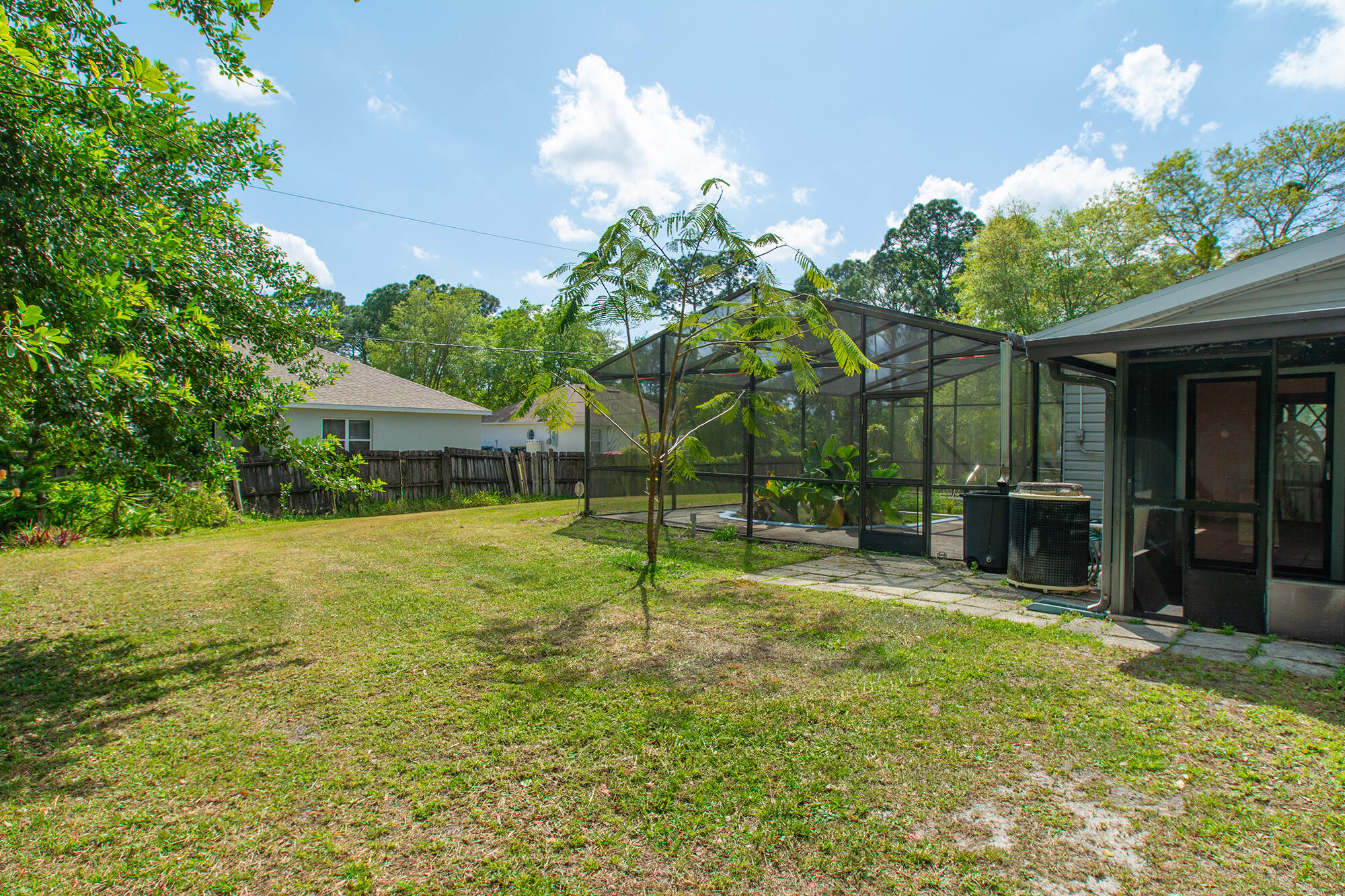 412 Danis Road Southwest Palm Bay, FL 32908 - Photo 6 of 62 412 Danis-9816