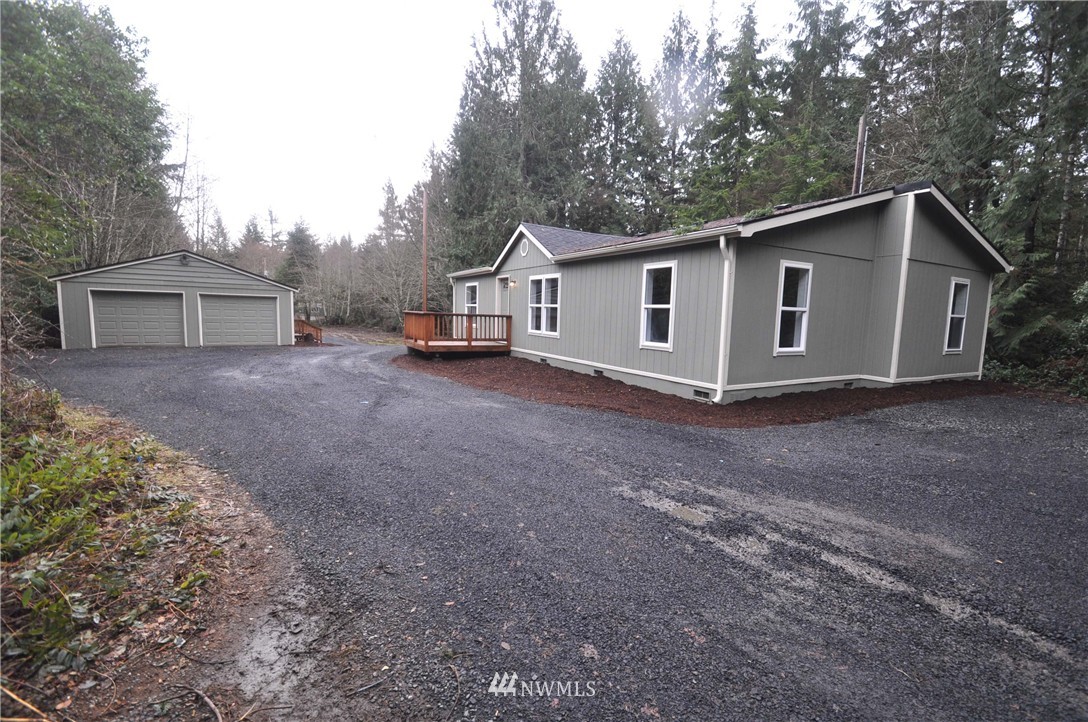901 East Phillips Lake Loop Road Shelton, WA 98584 - Photo 1 of 25 Gallery Image 1