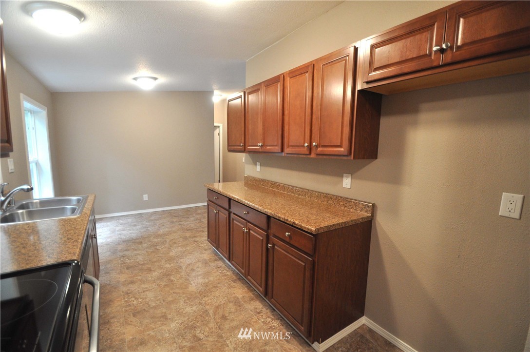 901 East Phillips Lake Loop Road Shelton, WA 98584 - Photo 2 of 25 Gallery Image 2