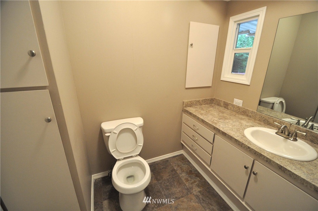 901 East Phillips Lake Loop Road Shelton, WA 98584 - Photo 18 of 25 Gallery Image 18