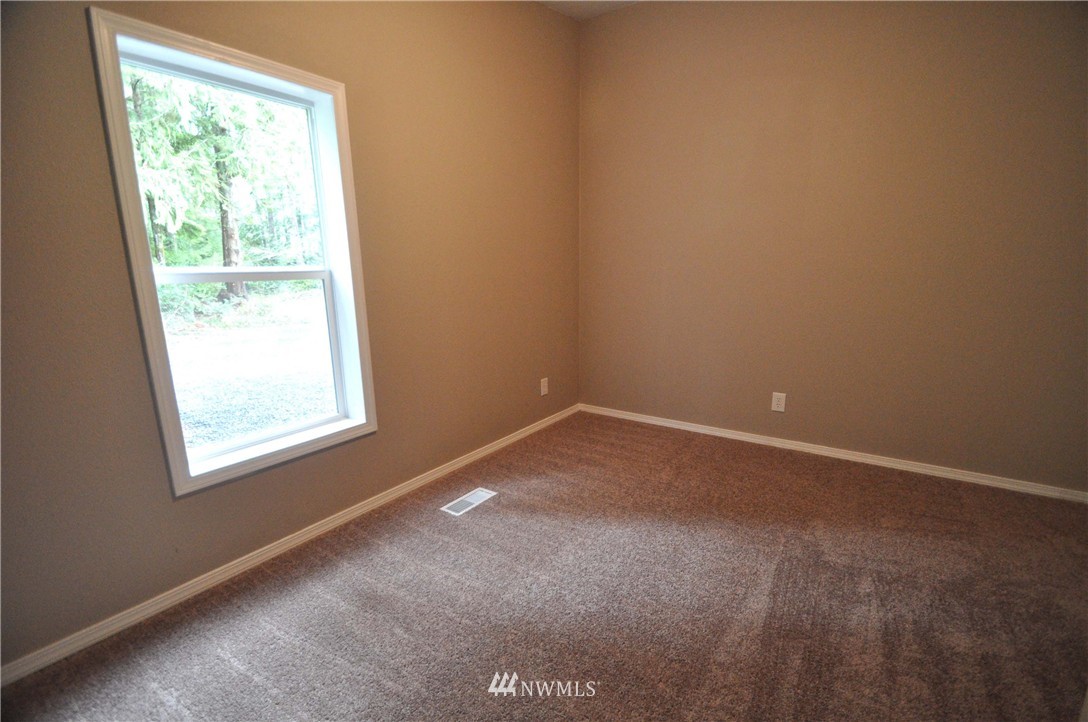 901 East Phillips Lake Loop Road Shelton, WA 98584 - Photo 7 of 25 Gallery Image 7