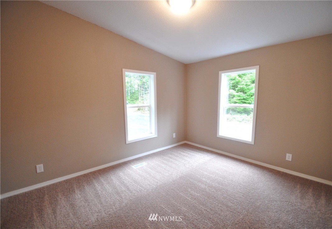 901 East Phillips Lake Loop Road Shelton, WA 98584 - Photo 8 of 25 Gallery Image 8