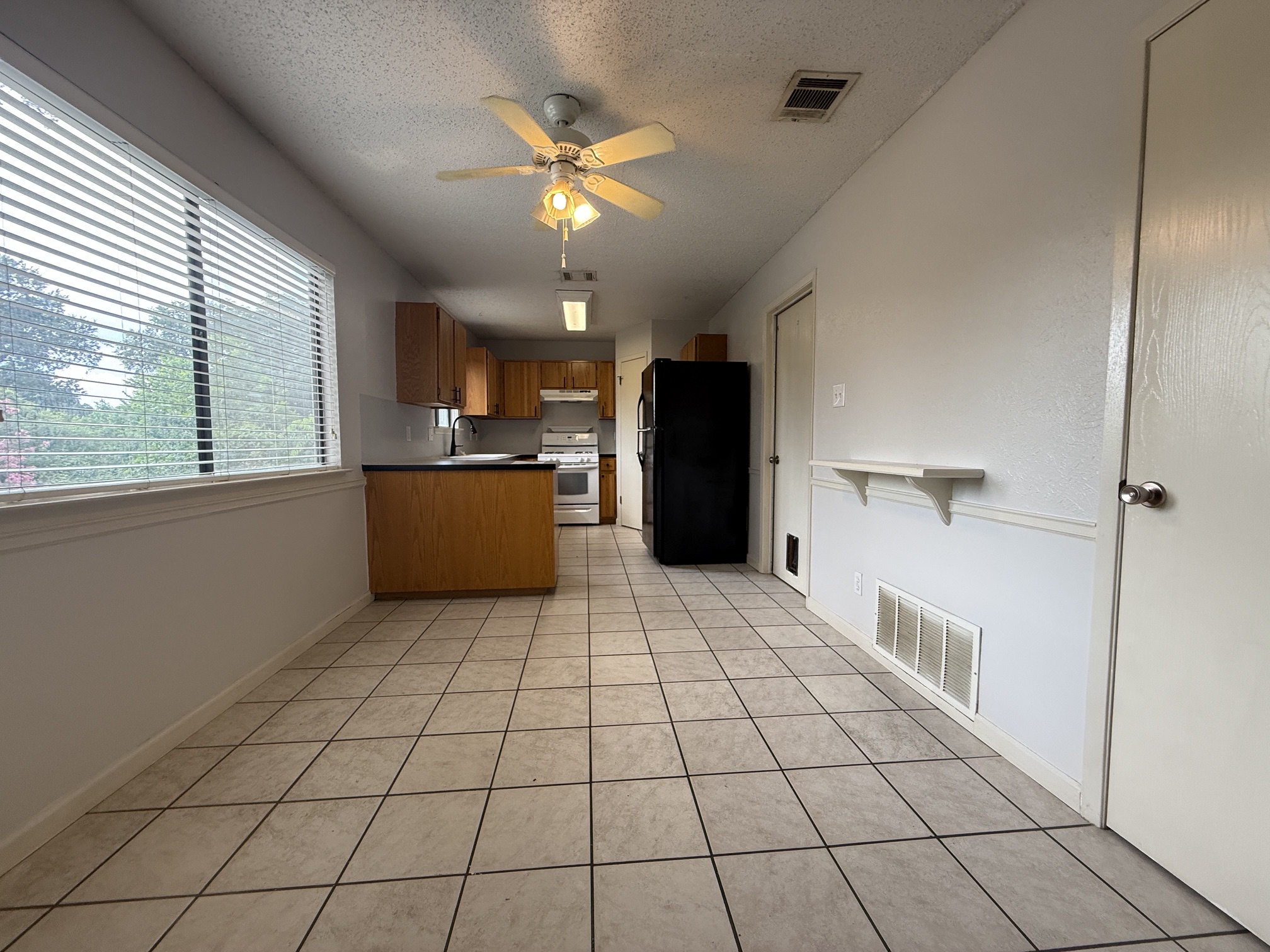 7900 Turquoise Trail Austin, TX 78749 - Photo 5 of 21