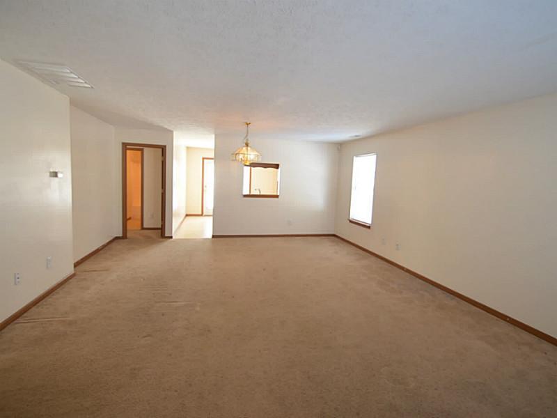 11703 Rothe Way Indianapolis, IN 46229 - Photo 2 of 24 Gallery Image 2