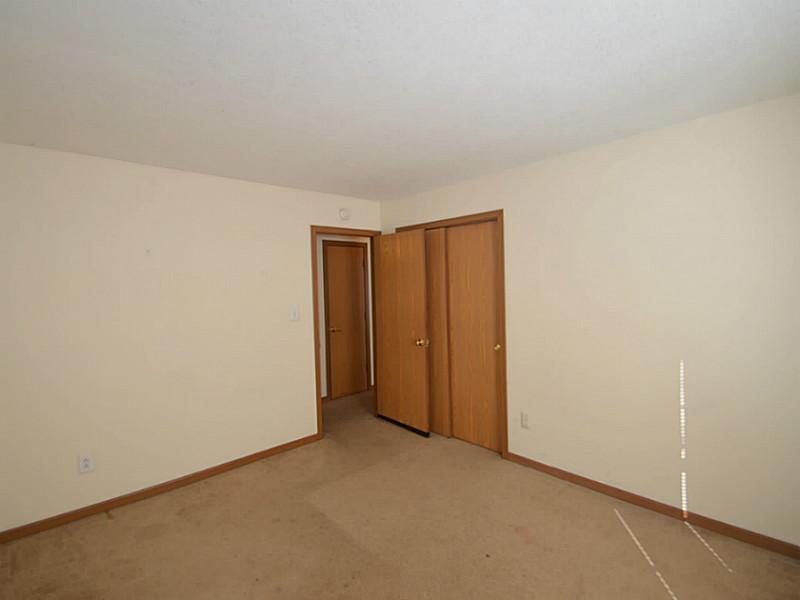 11703 Rothe Way Indianapolis, IN 46229 - Photo 16 of 24 Gallery Image 16