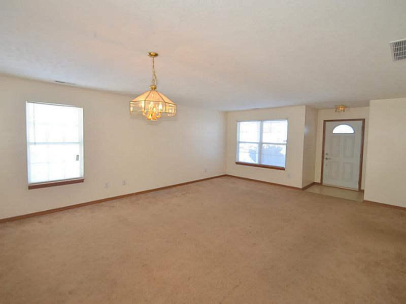 11703 Rothe Way Indianapolis, IN 46229 - Photo 4 of 24 Gallery Image 4