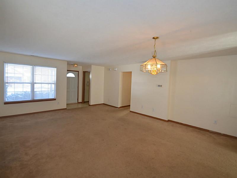 11703 Rothe Way Indianapolis, IN 46229 - Photo 5 of 24 Gallery Image 5