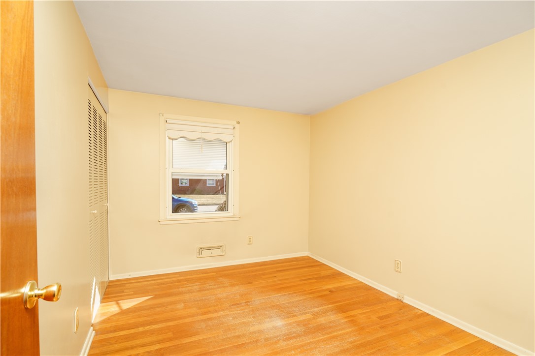 142 Beverly Road East Providence, RI 02915 - Photo 16 of 33