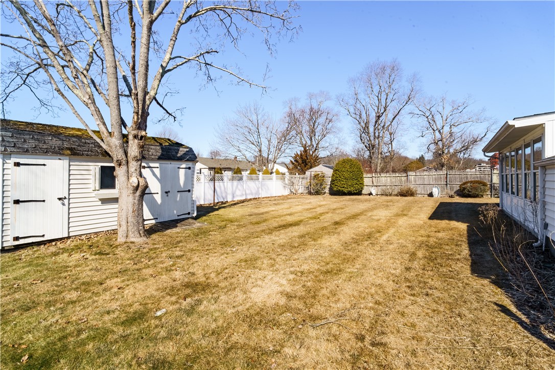 142 Beverly Road East Providence, RI 02915 - Photo 26 of 33