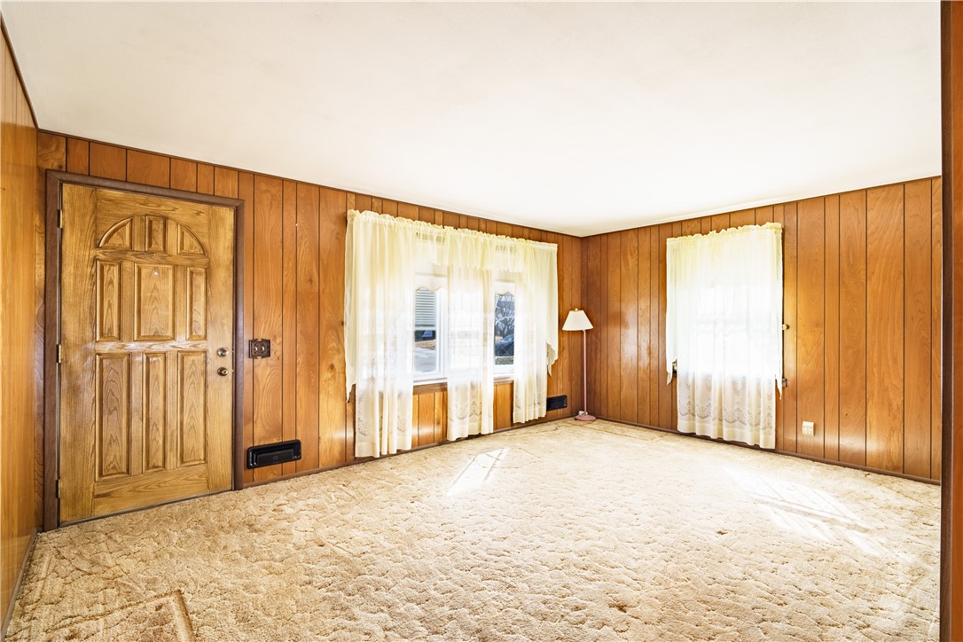 142 Beverly Road East Providence, RI 02915 - Photo 8 of 33