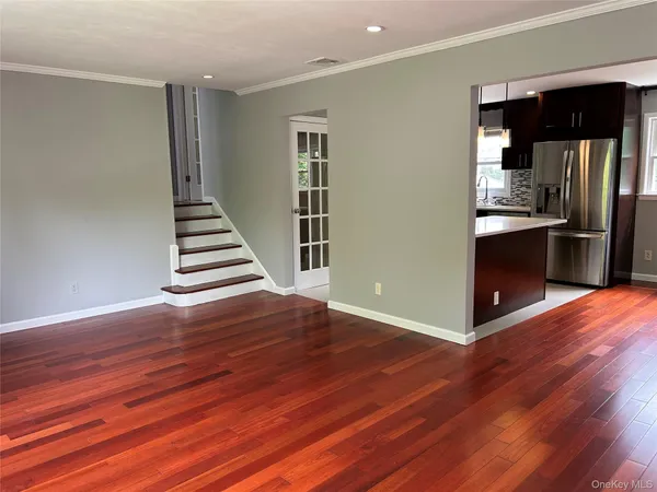 $5,200 | 33 Ava Drive, Syosset, NY 11791