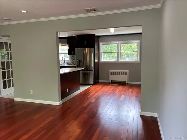 $5,200 | 33 Ava Drive, Syosset, NY 11791