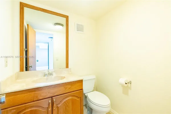 $2,400 | 430 Commodore Drive, Unit 314, Plantation, FL 33325