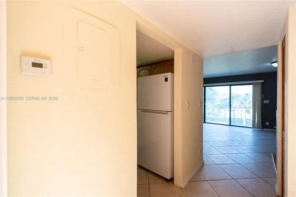 $2,400 | 430 Commodore Drive, Unit 314, Plantation, FL 33325