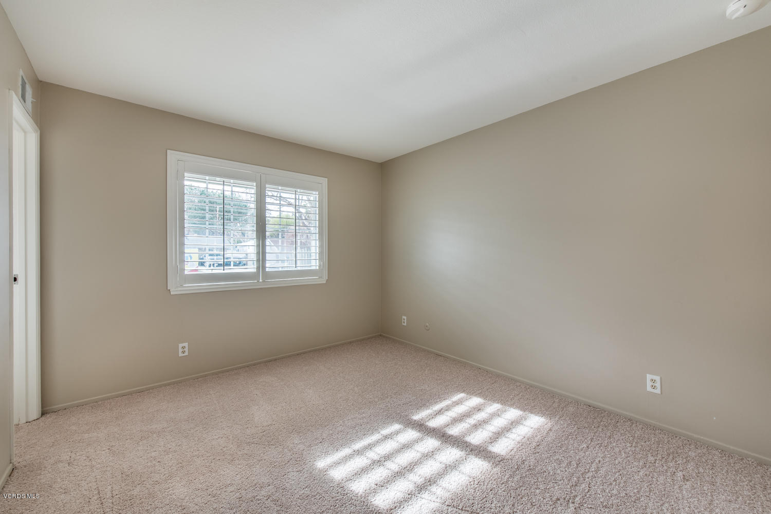 798 Appleton Road Simi Valley, CA 93065 - Photo 13 of 31 an empty room with windows