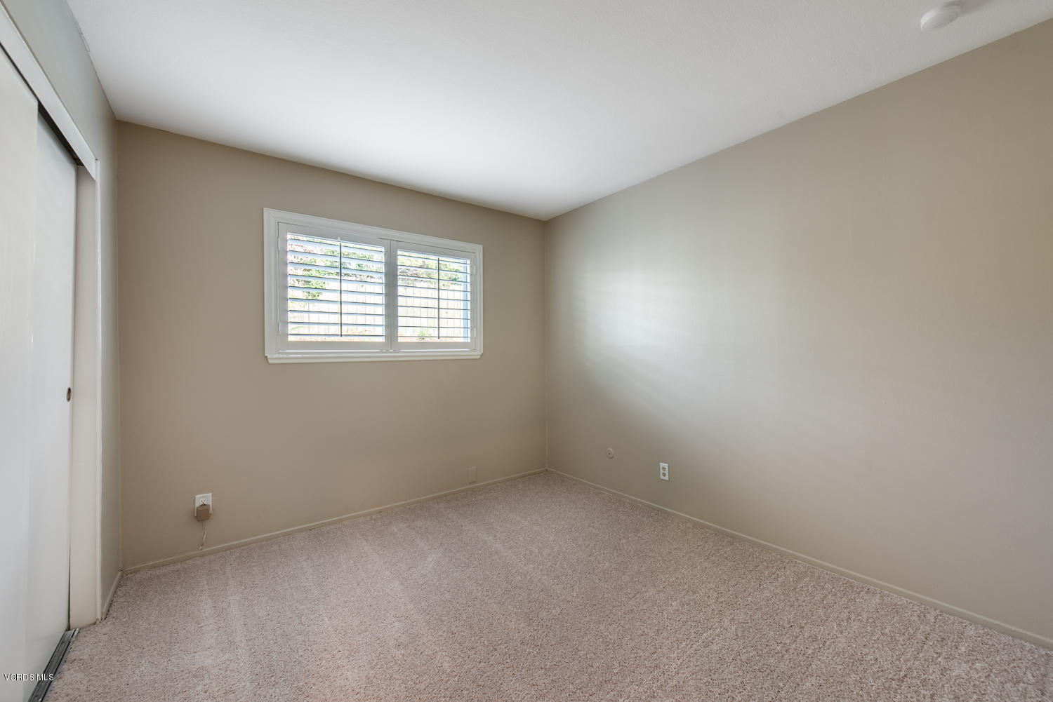 798 Appleton Road Simi Valley, CA 93065 - Photo 10 of 31 an empty room with a window