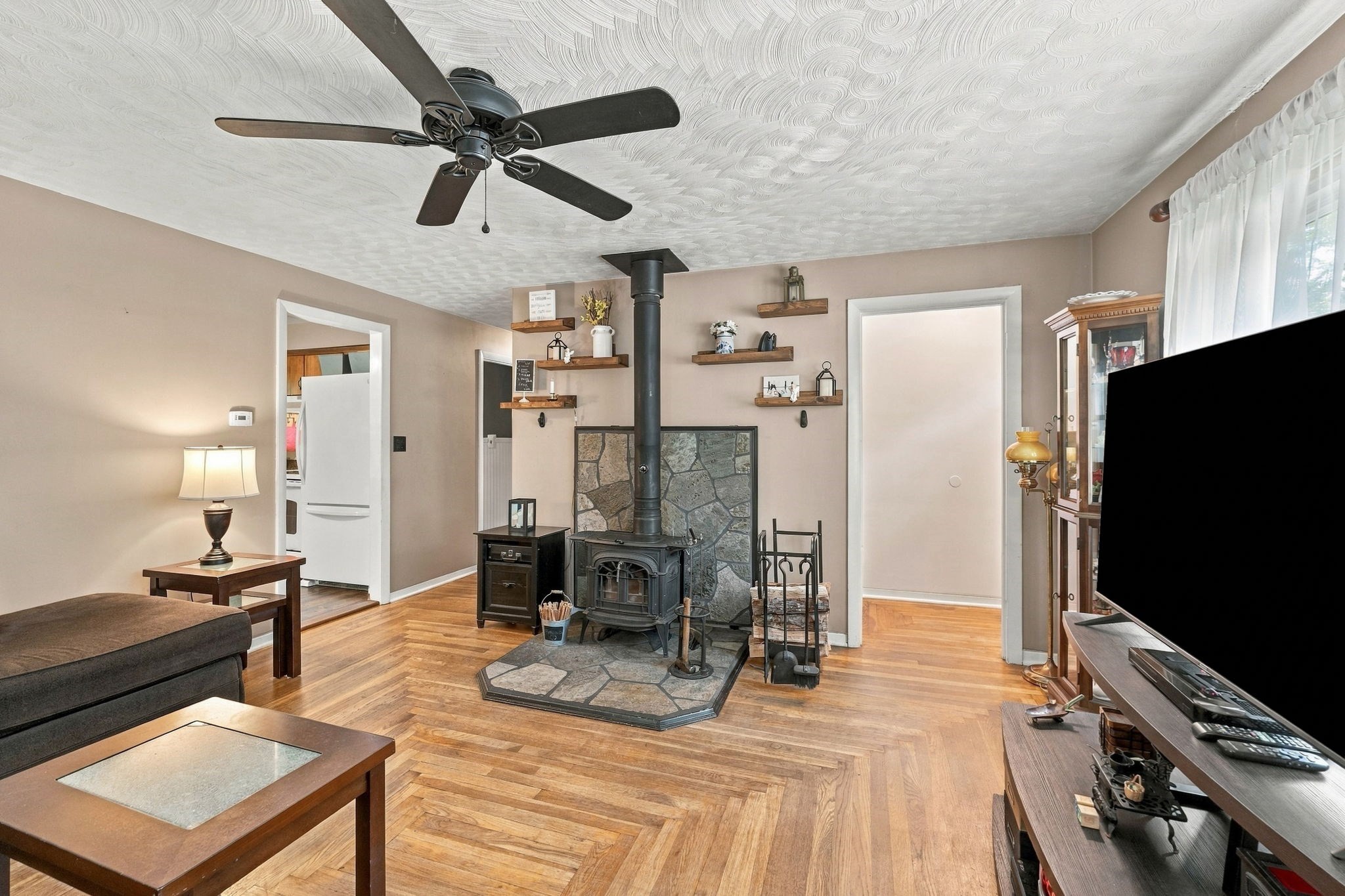 418 Millville Road Uxbridge, MA 01569 - Photo 9 of 38 Gallery Image 9