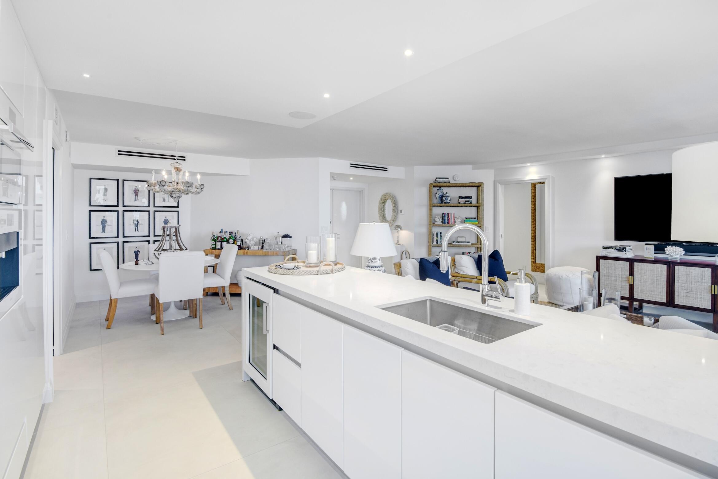 550 South Ocean Boulevard, Unit 1204 Boca Raton, FL 33432 - Photo 11 of 50 Kitchen