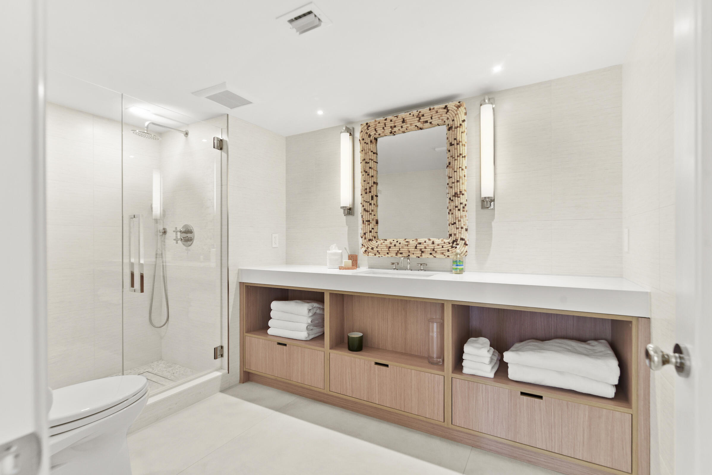 550 South Ocean Boulevard, Unit 1204 Boca Raton, FL 33432 - Photo 18 of 50 Bathroom