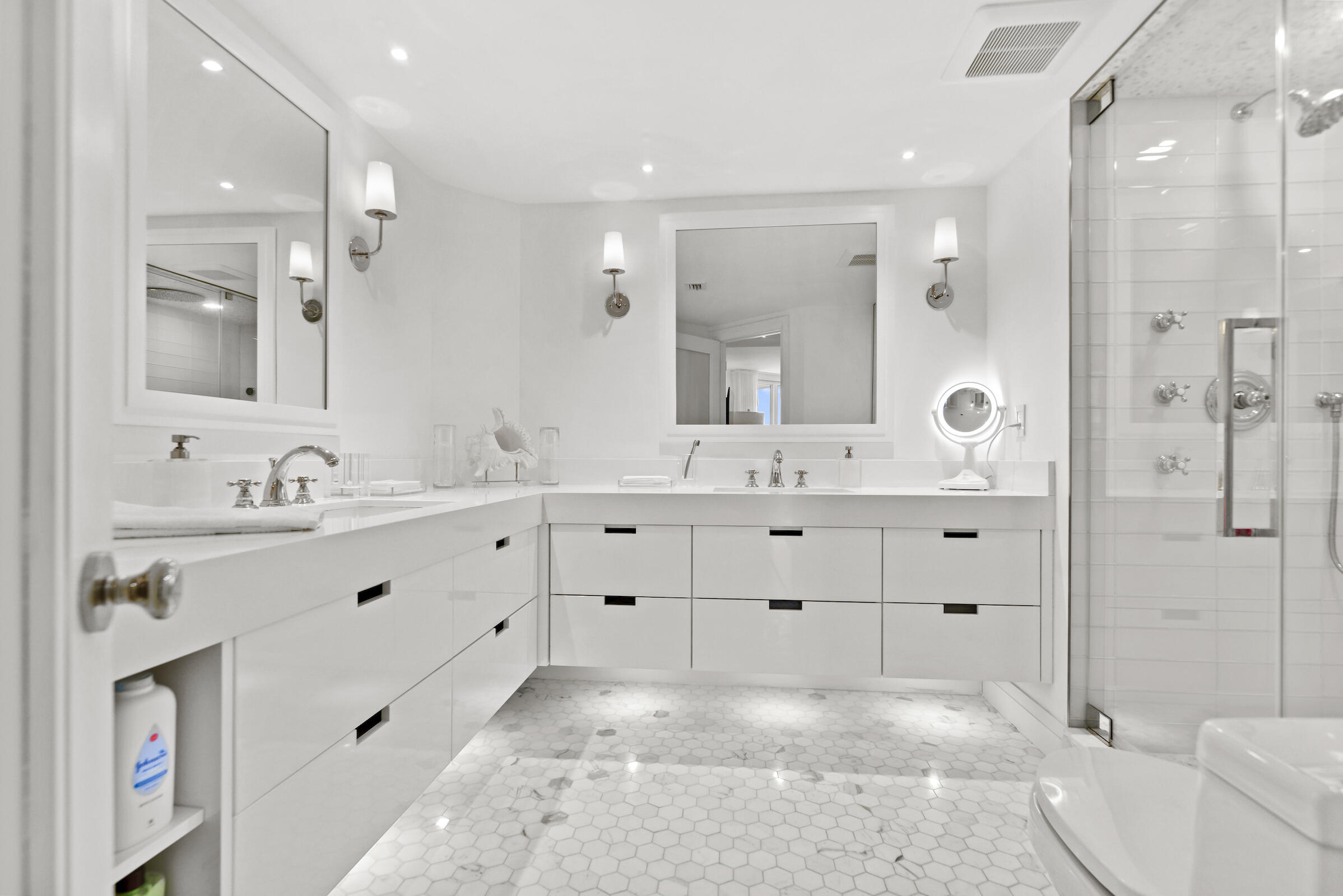 550 South Ocean Boulevard, Unit 1204 Boca Raton, FL 33432 - Photo 22 of 50 Bathroom